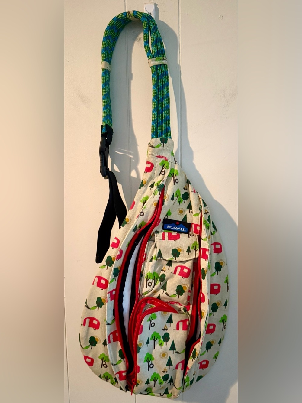 KAVU Original Rope Bag - Compact Lightweight Crossbody - Campsite - Picture 3 of 10